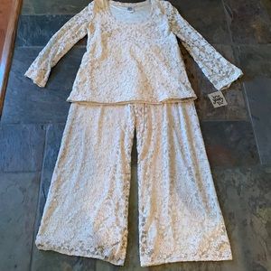 Gorgeous Lace Pantsuit in a beautiful ecru color. Elastic waistband. Fully lined